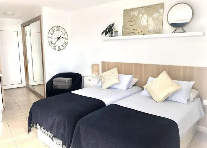 Stylish And Modern With Stunning Sea Views Apartamento